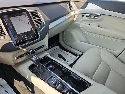 Used 2018 Volvo XC90 T5 Momentum w/ Convenience Package AWD/4WD image 22