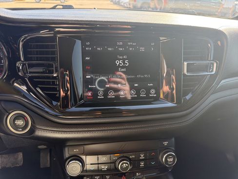 Used 2022 Dodge Durango SXT image 13