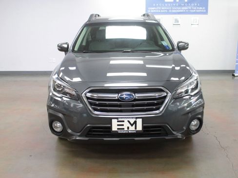Used 2018 Subaru Outback 2.5i Limited image 3