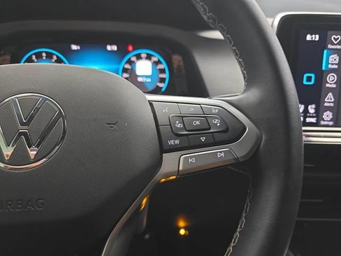 Used 2024 Volkswagen Atlas Cross Sport SE FWD image 17