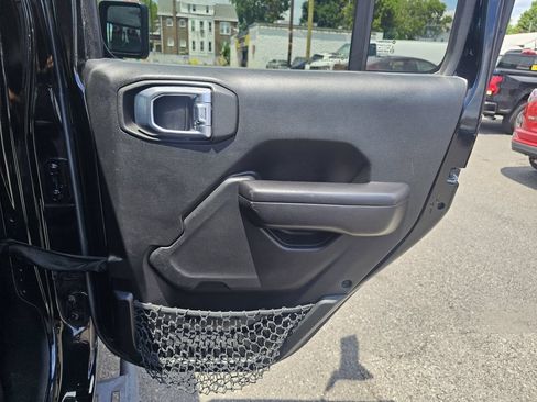 Used 2018 Jeep Wrangler Unlimited Sport S AWD/4WD image 21