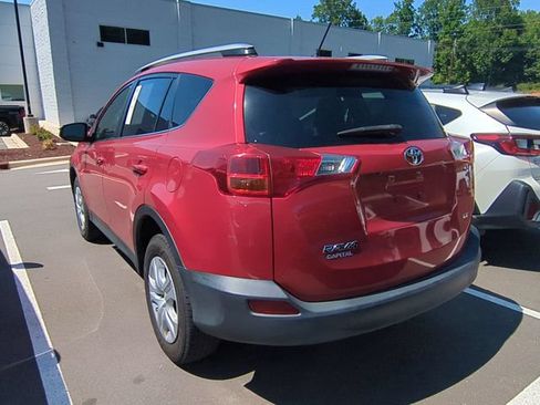 Used 2015 Toyota RAV4 LE FWD image 12