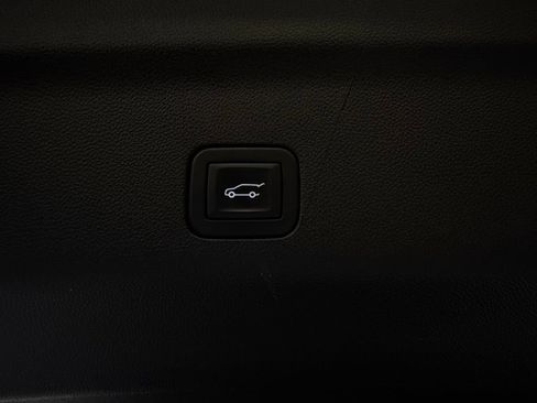 Used 2026 Chevrolet Suburban Premier AWD/4WD image 33