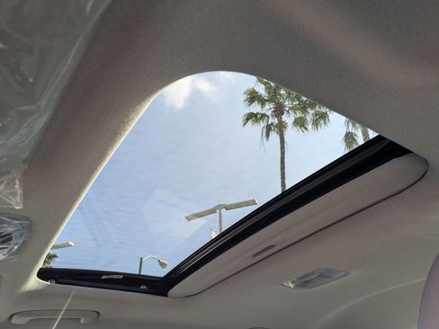 New 2025 Hyundai Elantra Limited image 19