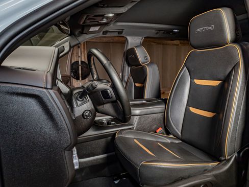 Used 2023 GMC Yukon XL AT4 image 19