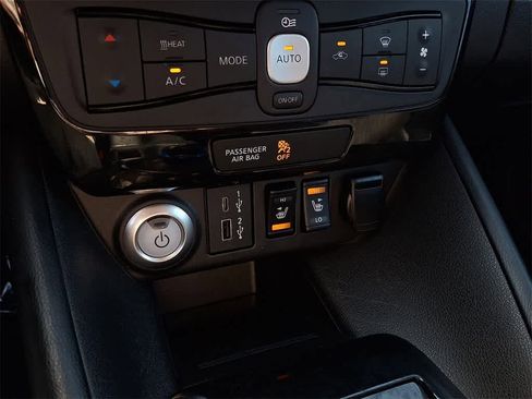 Used 2022 Nissan Leaf SV image 13