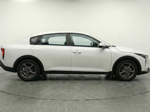 Used 2025 Kia K4 FWD image 8