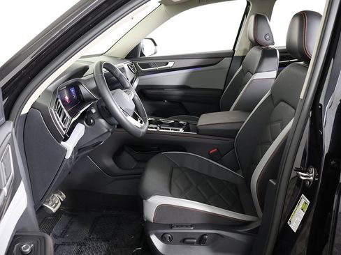 Used 2024 Volkswagen Atlas Peak Edition SEL AWD/4WD image 36