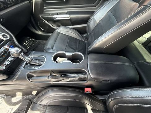 Used 2022 Ford Mustang GT Premium w/ Equipment Group 401A RWD image 21
