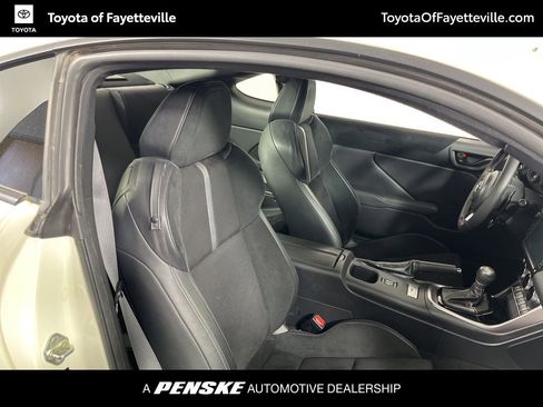 Certified 2022 Toyota GR86 Premium RWD image 7