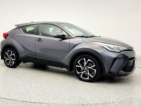 Used 2021 Toyota C-HR XLE image 3