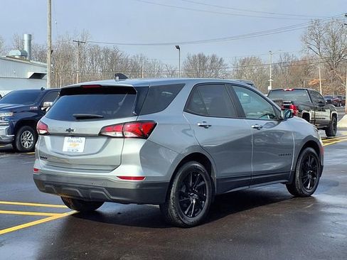 Used 2024 Chevrolet Equinox LS w/ LS Convenience Package image 2