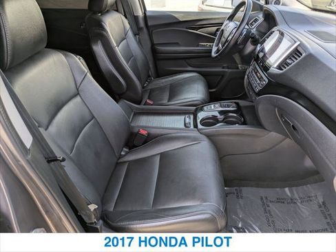 Used 2017 Honda Pilot Touring image 25