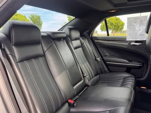 Used 2022 Chrysler 300 S RWD image 28