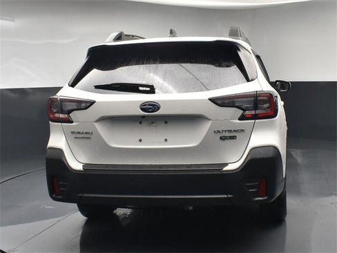 Used 2020 Subaru Outback Premium image 7