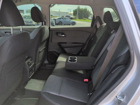 Used 2022 Nissan Rogue SV FWD image 13