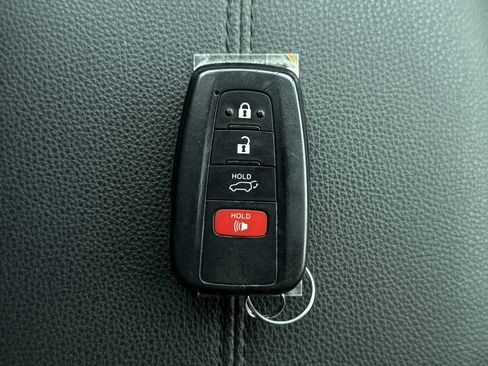 Used 2019 Toyota RAV4 Limited image 23