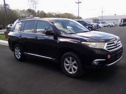 Used 2012 Toyota Highlander SE w/ Tow Pkg image 1