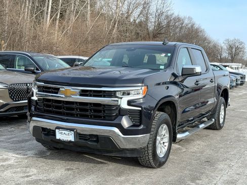 Used 2023 Chevrolet Silverado 1500 LT image 3