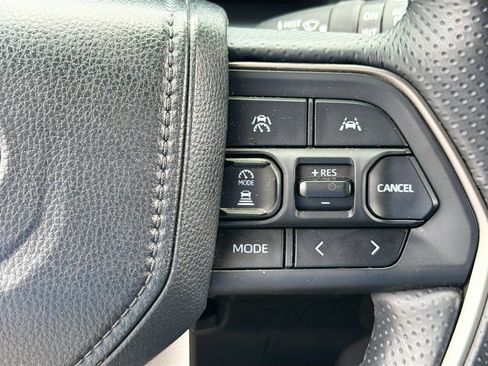 Used 2025 Toyota 4Runner SR5 RWD image 17