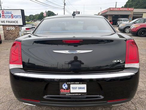 Used 2015 Chrysler 300 C RWD image 8