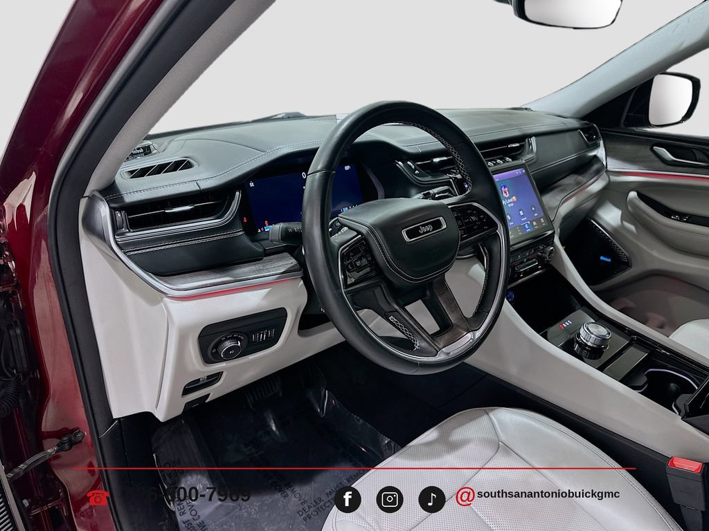 Used 2022 Jeep Grand Cherokee Overland RWD image 10