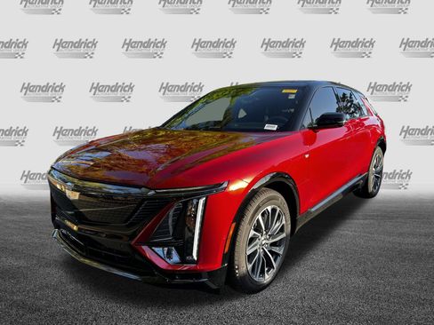 Used 2025 Cadillac Lyriq Sport image 5