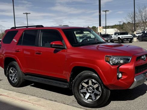 Used 2019 Toyota 4Runner TRD Off-Road image 2