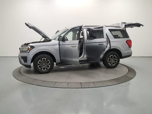 Used 2024 Ford Expedition XLT RWD image 13