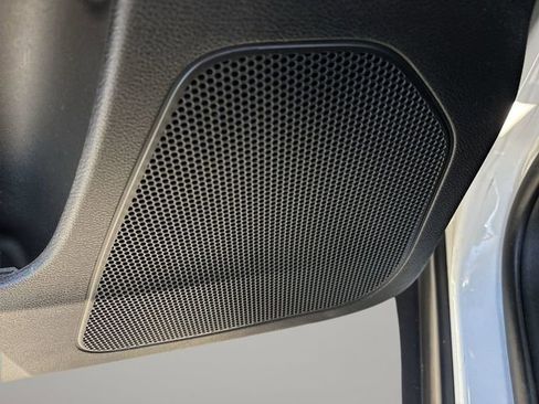 Used 2018 Jeep Cherokee Latitude w/ Safety Group image 20