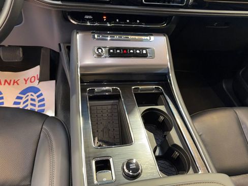 Used 2025 Lincoln Aviator AWD image 14