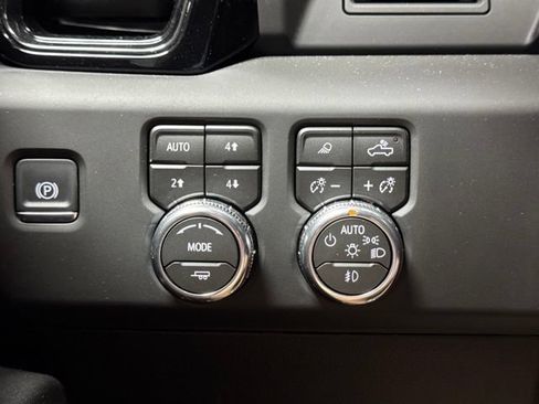 Used 2026 GMC Sierra 2500 AT4 AWD/4WD image 9