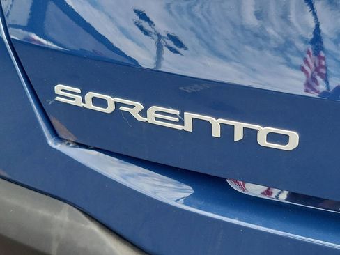 Used 2025 Kia Sorento S w/ Panoramic Sunroof Package image 7