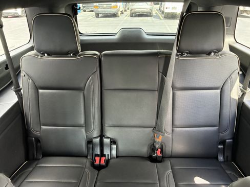 Used 2022 Chevrolet Suburban Premier RWD image 20