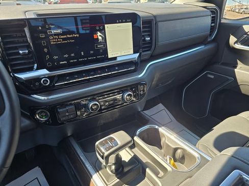 Used 2022 GMC Sierra 1500 SLT w/ SLT Premium Plus Package AWD/4WD image 28