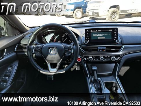 Used 2018 Honda Accord Sport image 13