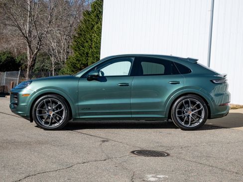 New 2026 Porsche Cayenne GTS image 2
