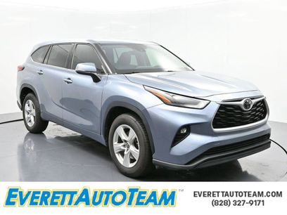Used 2022 Toyota Highlander LE