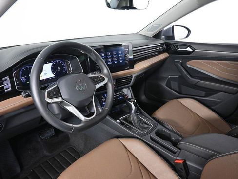 Used 2025 Volkswagen Jetta SEL FWD image 5