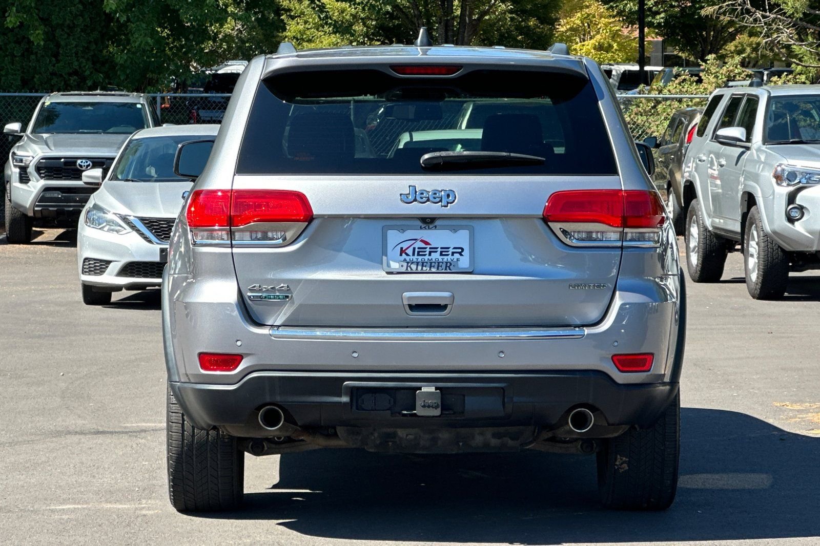 Used 2015 Jeep Grand Cherokee Limited w/ Luxury Group II AWD/4WD image 5
