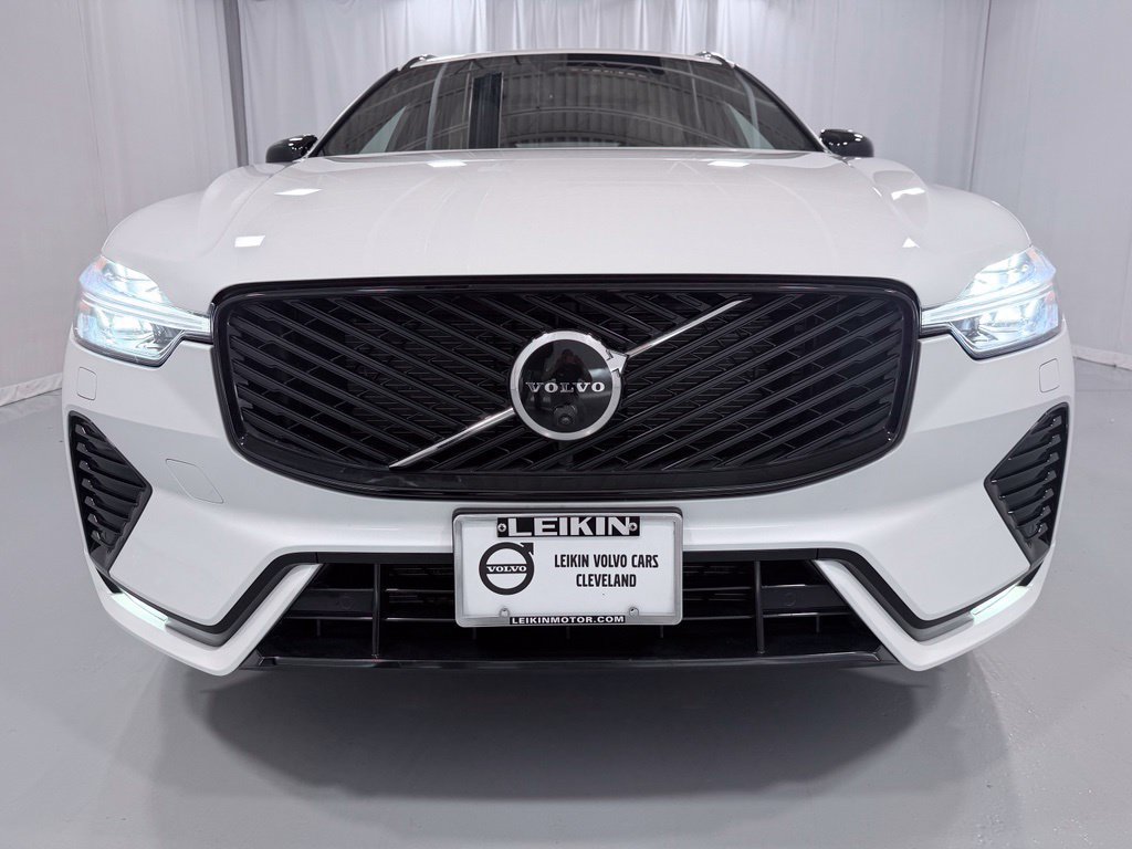 Certified 2026 Volvo XC60 B5 Plus AWD/4WD image 3