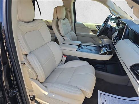 Used 2019 Lincoln Navigator Reserve w/ Cargo Package AWD/4WD image 10