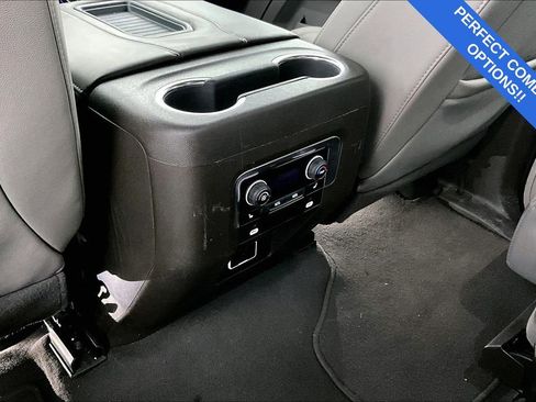 Used 2024 Chevrolet Suburban Z71 w/ Luxury Package image 32