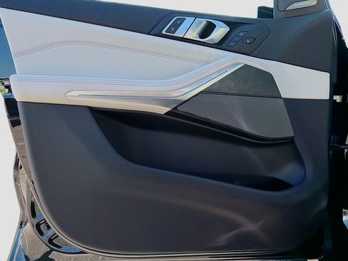 New 2026 BMW X5 sDrive40i w/ M Sport Package image 22