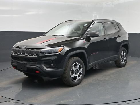 Used 2022 Jeep Compass Trailhawk w/ Trailhawk Elite Group AWD/4WD image 9