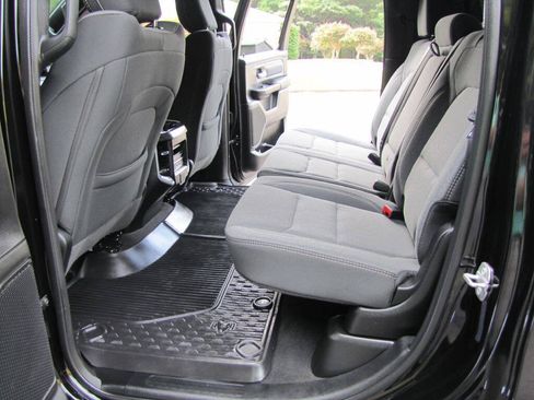 Used 2022 RAM 1500 Big Horn AWD/4WD image 21