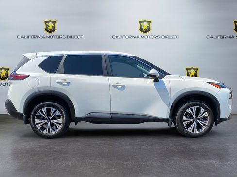 Used 2023 Nissan Rogue SV image 4