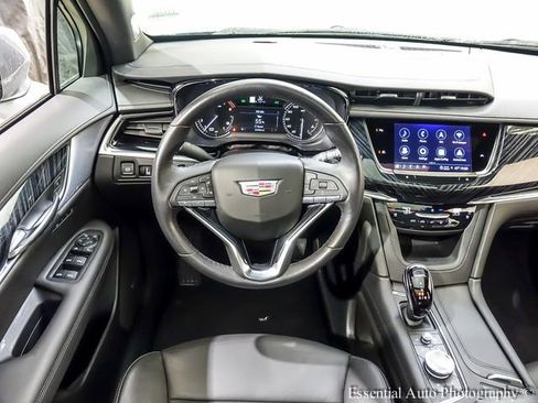 Certified 2024 Cadillac XT6 Premium Luxury FWD image 3