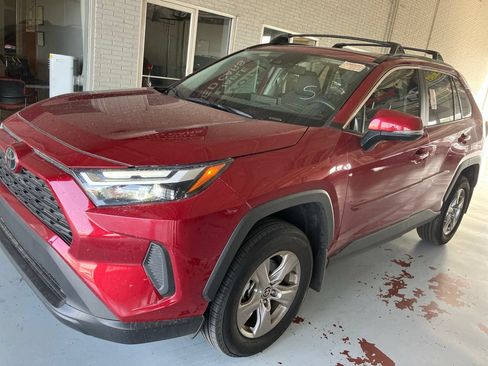 Used 2025 Toyota RAV4 XLE w/ Convenience Package FWD image 1
