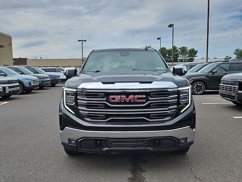 Used 2025 GMC Sierra 1500 SLT AWD/4WD image 2